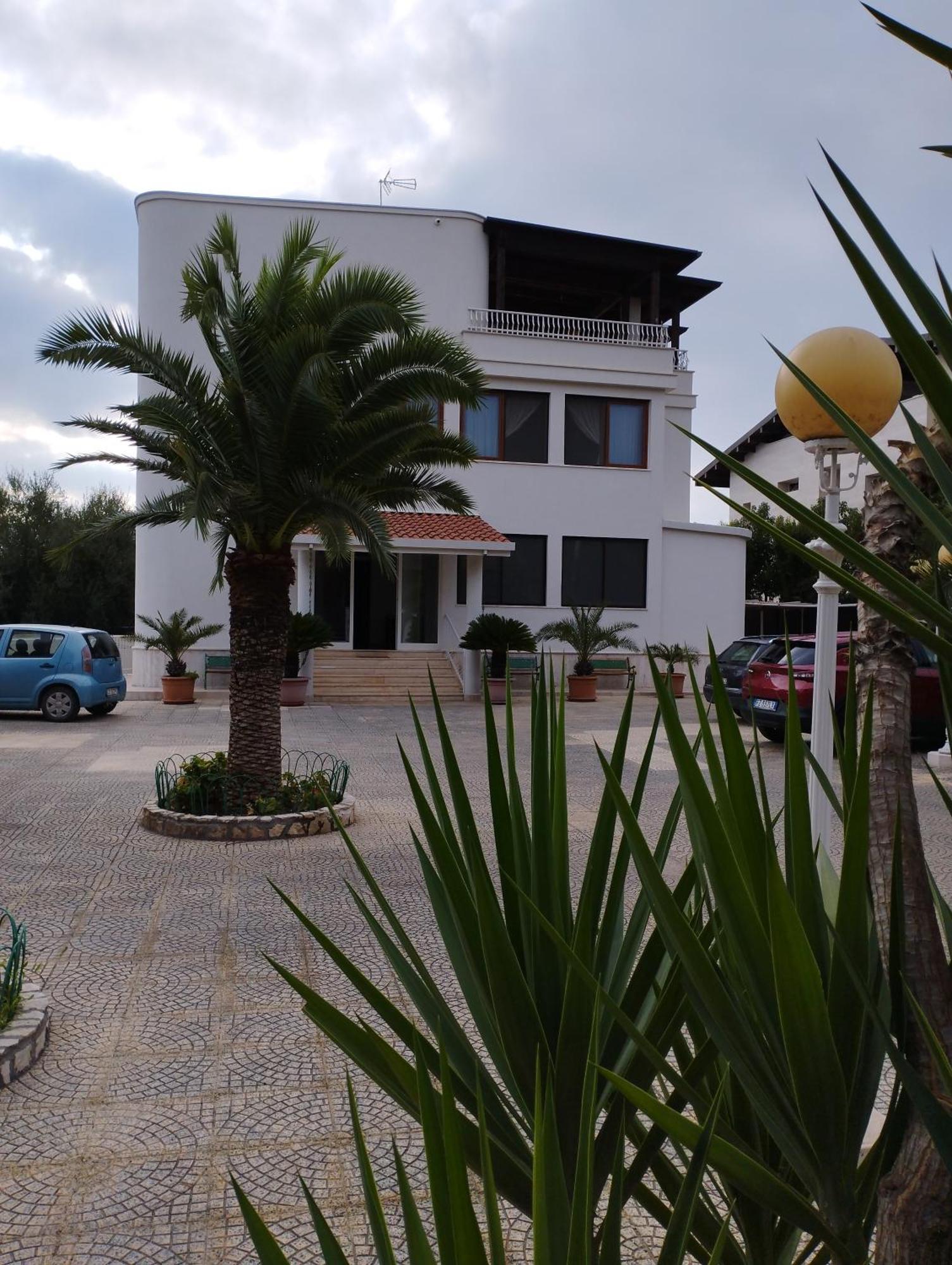 Villa Erry Trani Exterior photo